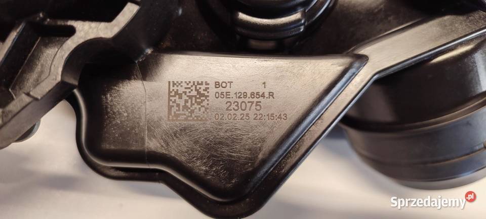 VW TAYRON DOLOT POWIETRZA KRÓCIEC 05E129654R Części samochodowe dolnośląskie