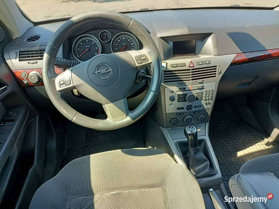 Opel Astra Opel Astra 17CDTI 101 04r H 20042014 Opel Tarnów