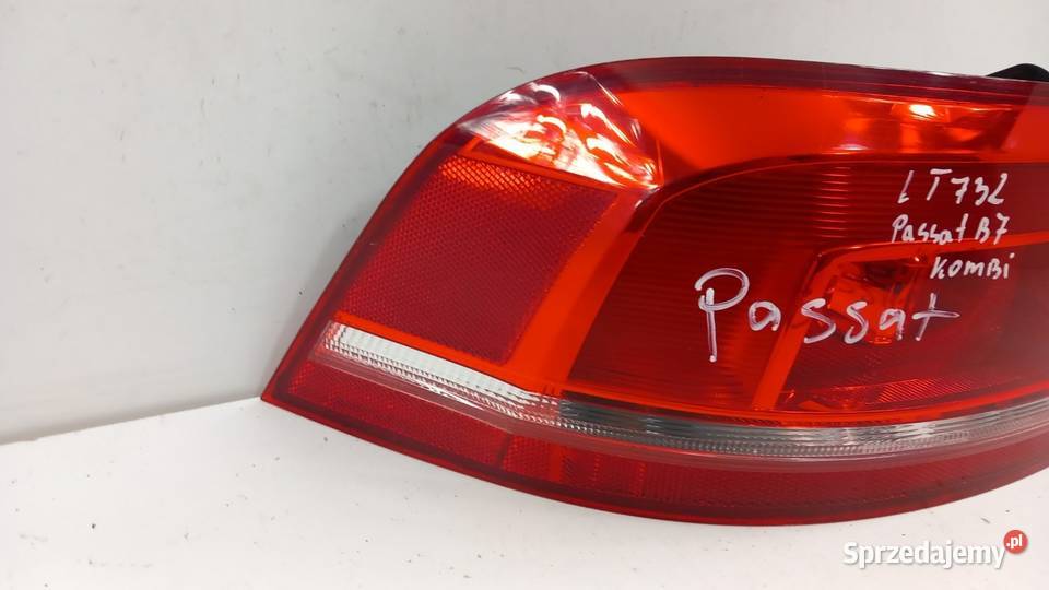 VW PASSAT B7 KOMBI LAMPA TYŁ LEWA osobowe wielkopolskie Zbierkowo