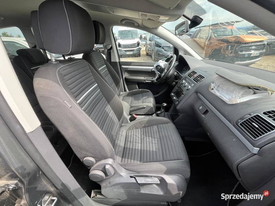 VOLKSWAGEN Touran 12 TSi 105 Cup DR315