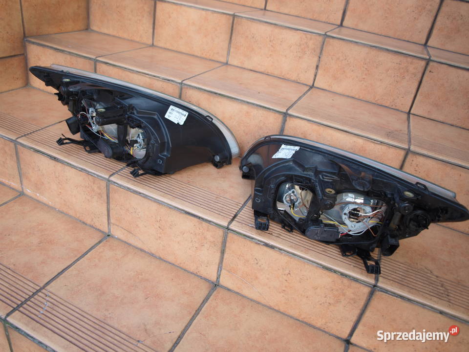 Ford Focus Mk2 lampy przód zwykłe 2004 2008r Kalisz