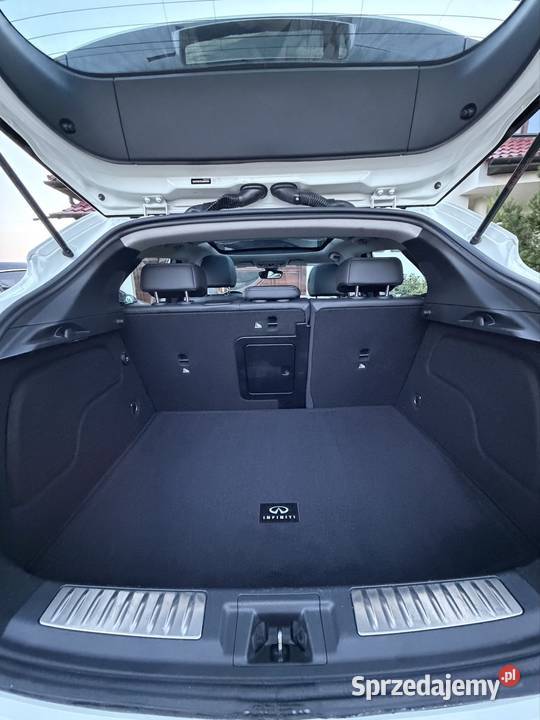 Infiniti QX30 20 Turbo AWD 211 57 000 4/5 QX30 Rzeszów
