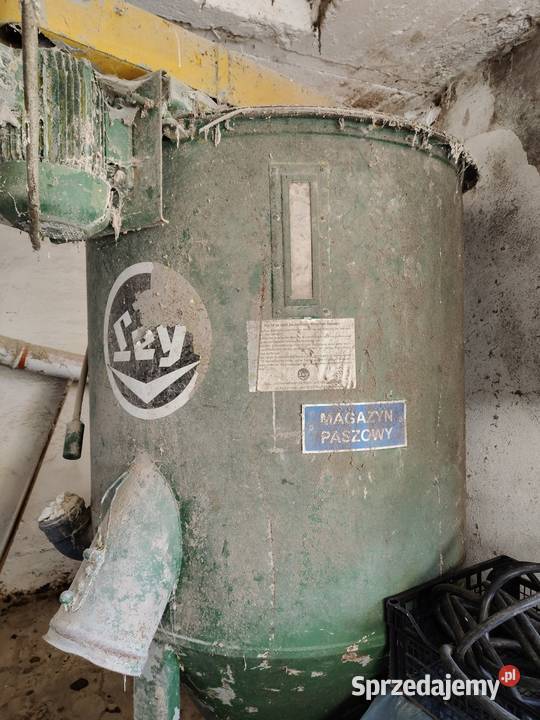 Śrutownik ssąco tłoczący mieszalnik 750