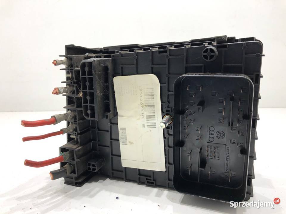 SKRZYNKA BEZPIECZNIKÓW VW TIGUAN 3C0937125A SUV