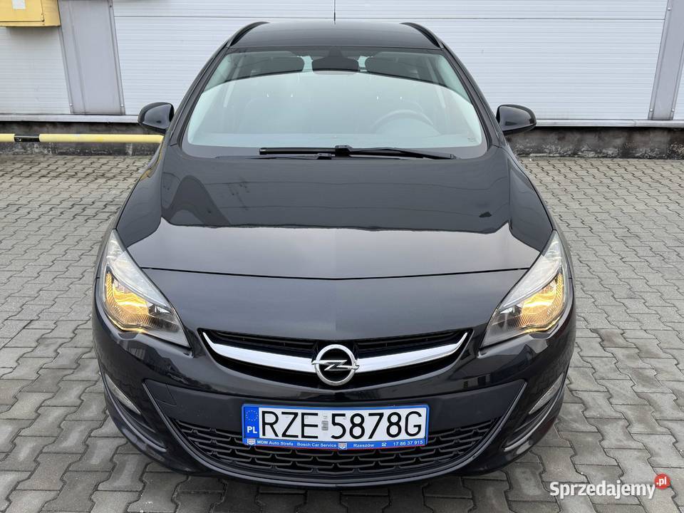 Opel Astra J 14 Turbo 120 2014r 152 505 Kombi Rzeszów