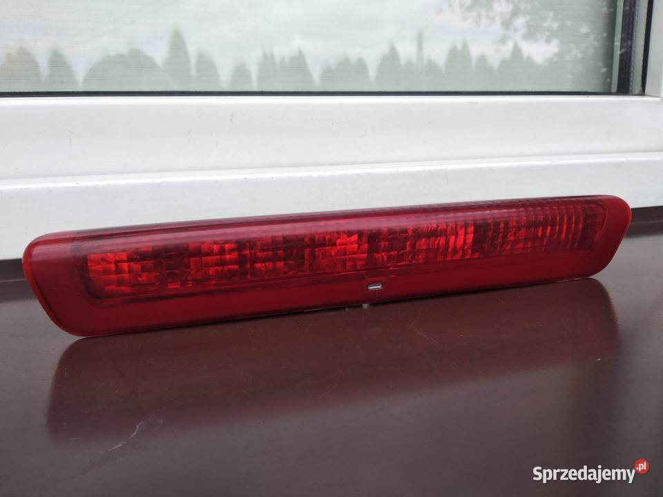 Peugeot 307 SW kombi trzecia lampa stop w klapę Światła stop Sieradz