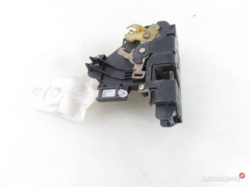 ZAMEK PRAWY PRZEDNI VW CADDY III 3B1837016 małopolskie