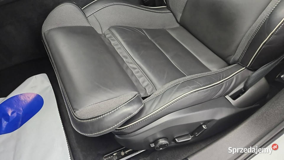 Volvo V60 T8 AWD PlugIn Hybrid RDesign Z Warszawa