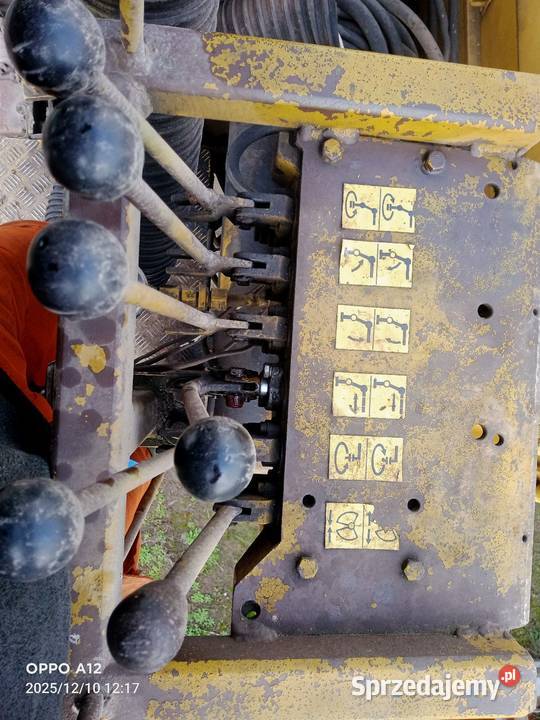 Żuraw hmf 19044 wysuwy podpory udt zasięg 129m