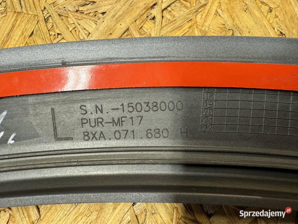 Listwa zderzaka tył lewa lh Audi a1 8xa Sieraków