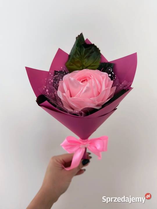 Pojedyncza róża Dzień Kobiet Milonki