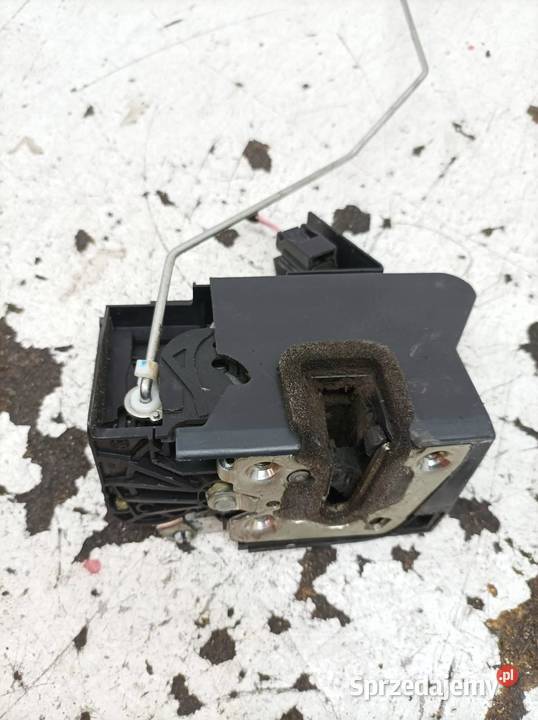 ZAMEK DRZWI PRAWY PRZÓD EU 805024778R Dacia