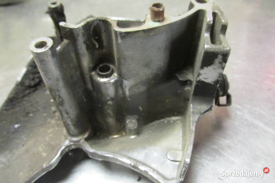 Dekiel osłona zębatki Honda VF 750 Magna