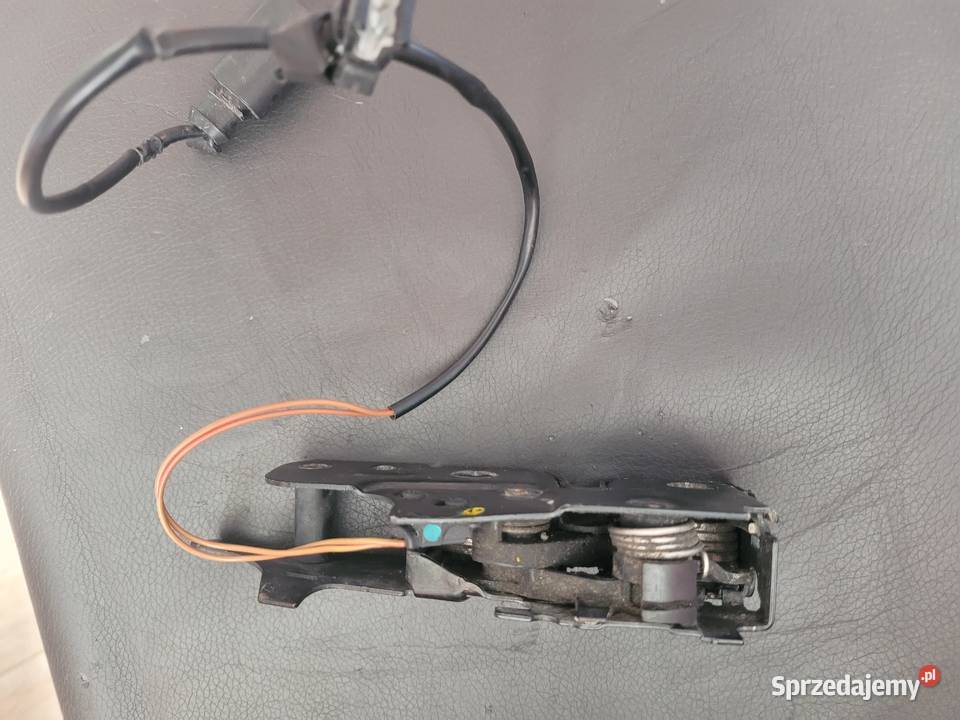 a3 8p zamek maski przedniej 2008r Lublin