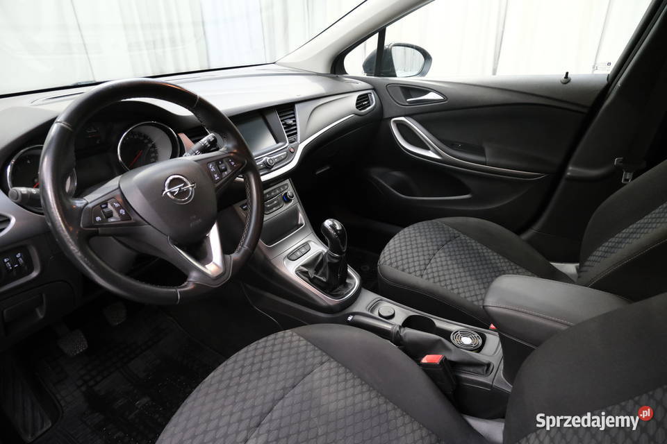 OPEL ASTRA SPORTS TOURER 139900 ccm 125 Warszawa