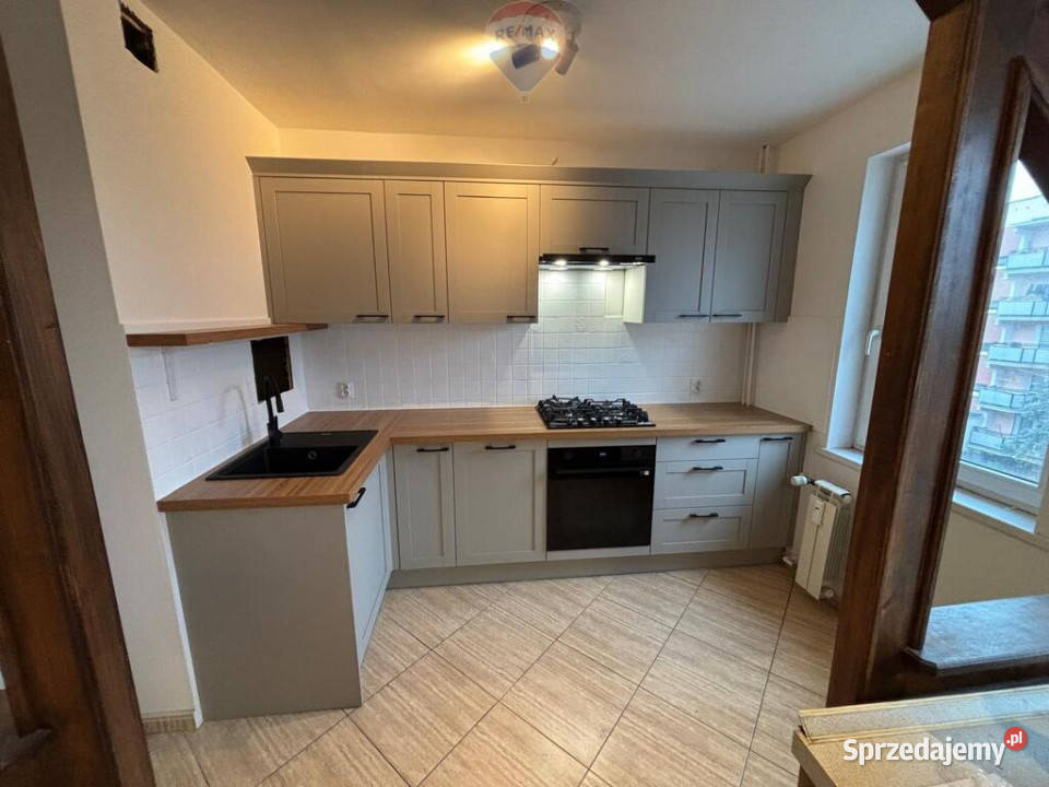 3pokojowe remoncie balkon piwnica Rok budowy 1991 sprzedam