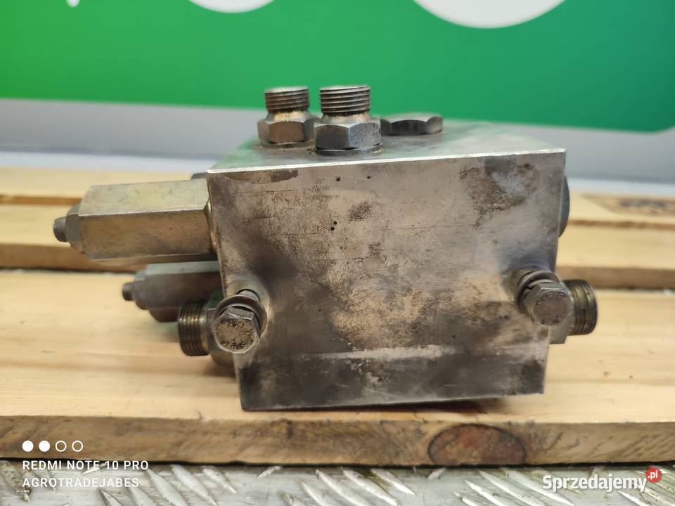 Blok hydrauliczny 0 571510 3030201 A MERLO P606 Wilkowo