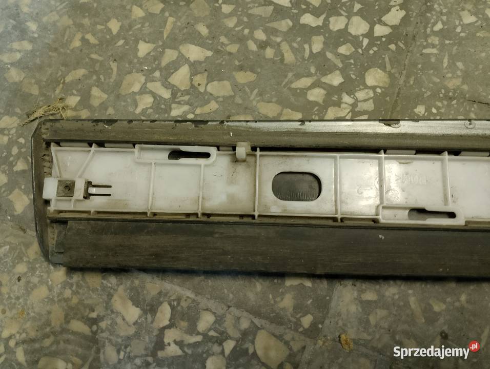 Listwa drzwi prawy tył Audi A6 C6 przedlift