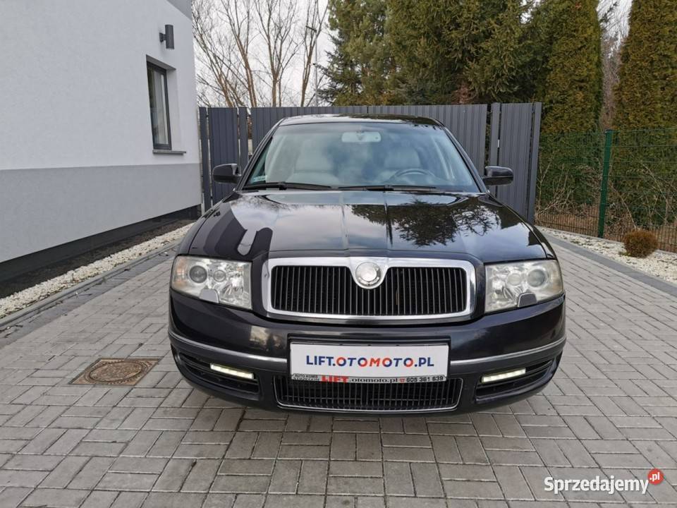 koda Superb 20 TDI 8V 140 Klimatronik Skóra światła do jazdy dziennej Strzegom