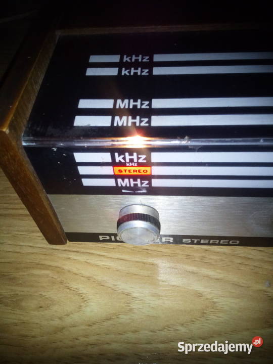 Stare radio stereo Pionier z kolumną z czasów Dobieszowice