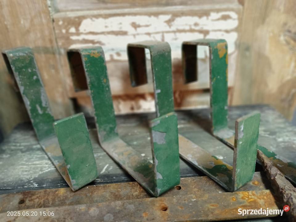 Stare metalowe uchwyty na doniczki Katowice