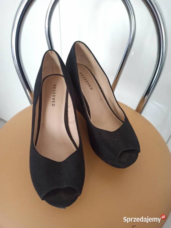 czarne zamszowe na koturnie Reserved Moda i Styl Częstochowa sprzedam