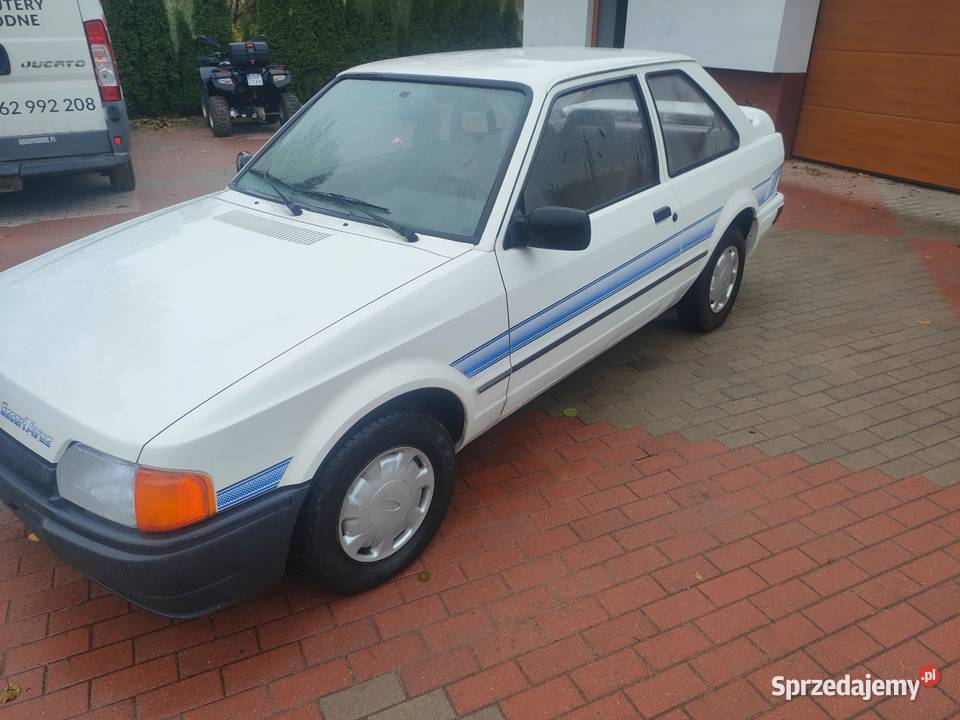 SUPRR koazja 40 Letni Klasyk Ford Escort 55 Krągi