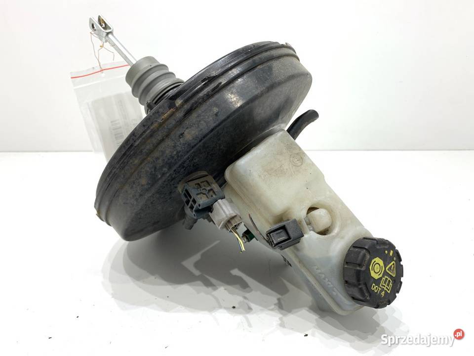 SERWO HAMULCOWE DACIA DUSTER 472107999R osobowe