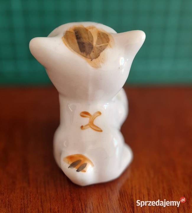 figurka porcelanowa kota