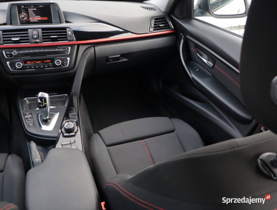 BMW 3 320 i xDrive światła przeciwmgielne Seria 3 Lublin