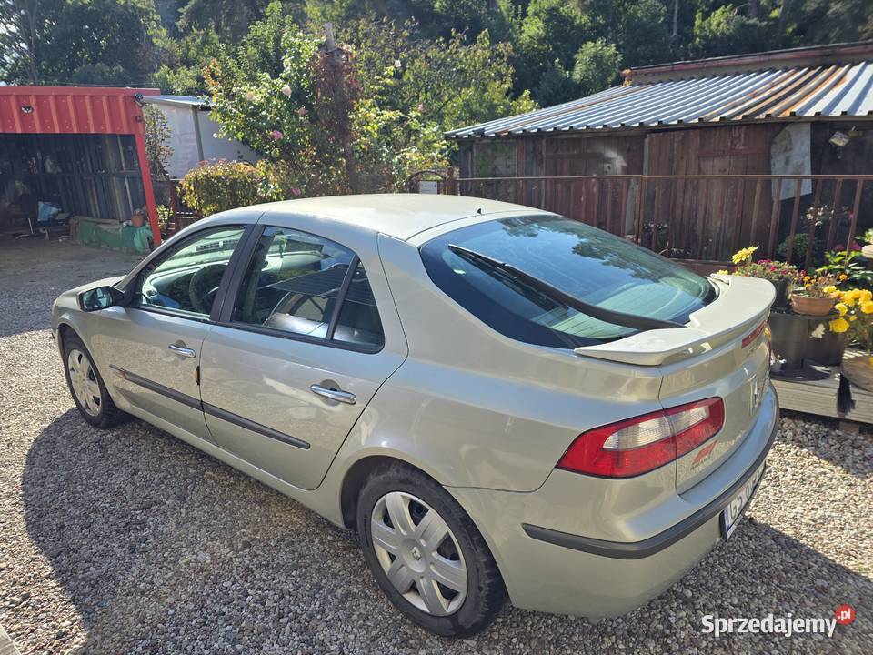 Sliczna Laguna 1816 v auto bez grama rdzy 8 lat Żelazo