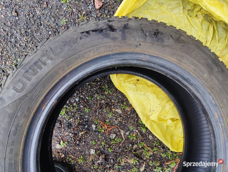 2 Opony zimowe Uniroyal 8mm bieżnika 17565R15 Uniroyal Samochodowe Chełm sprzedam