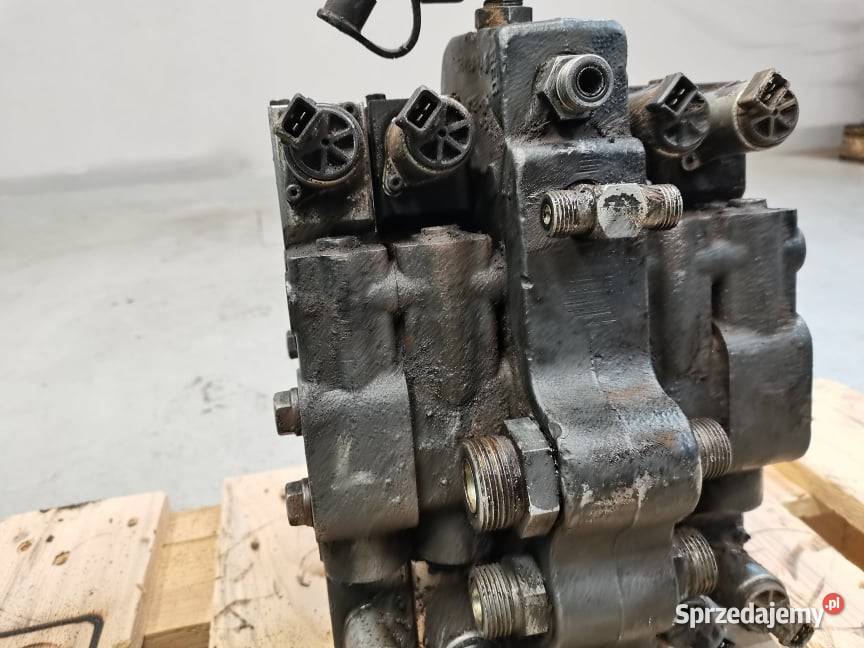 Case MX Magnum 2002r Blok sterujący hydrauliką wielkopolskie Wilkowo