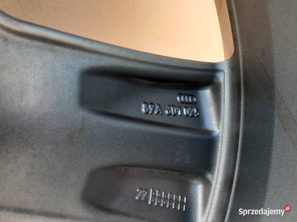 AUDI Q4 RS ETRON KOŁO FELGA 21 85J ET40 23545R21 Bieleń