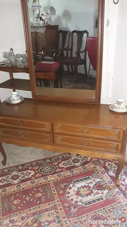 Toaletka tremo w stylu ludwikowskim Tarnogród