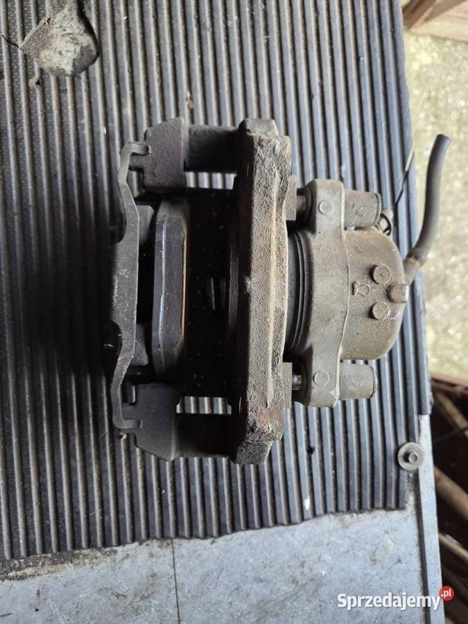 Zaciski przednie BMW E90 osobowe Łagów