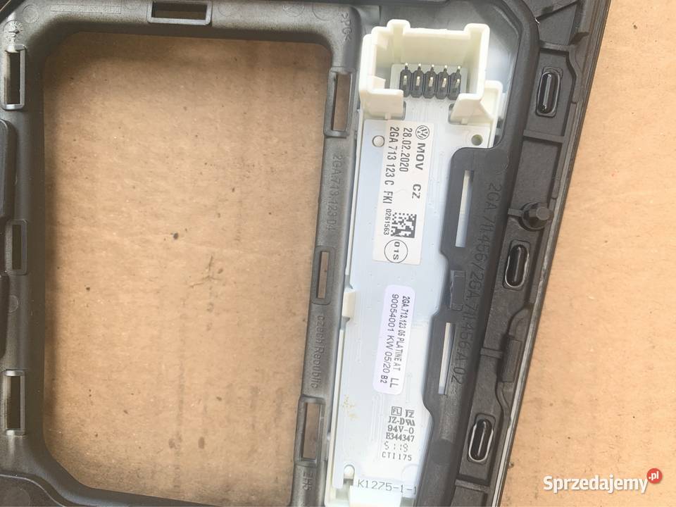 Ramka lewarka zmiany biegów 2ga713123c vw troc Szczecin