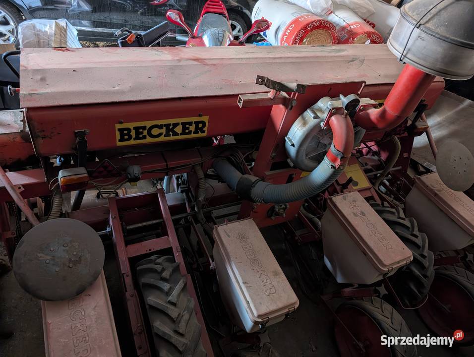 Siewnik Becker 4 rzędy do kukurydzy z nieuszkodzony Jaksonów sprzedam