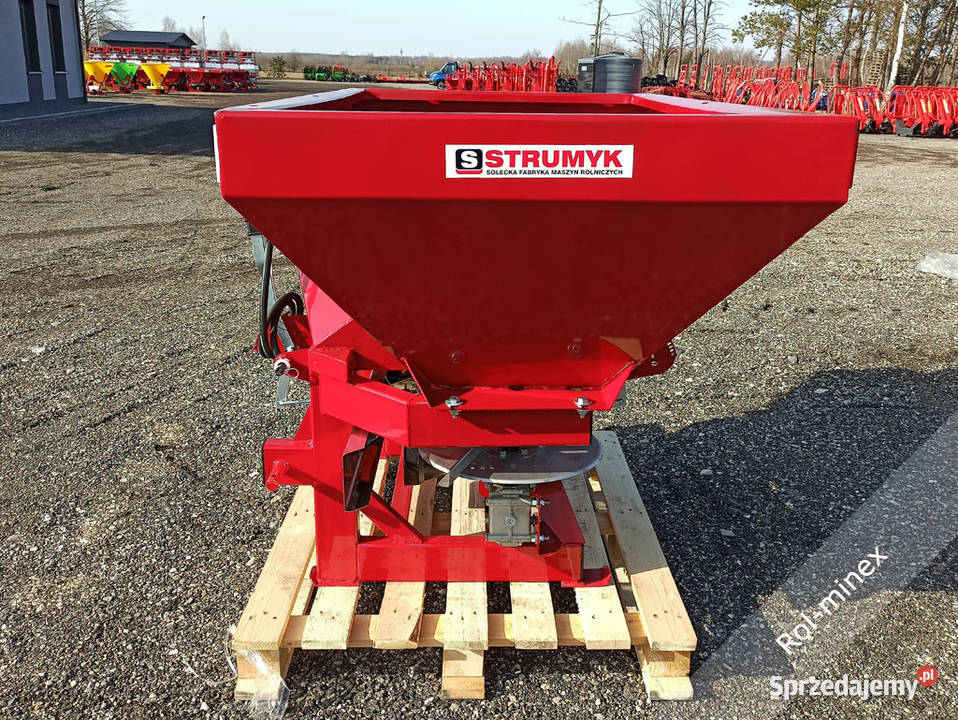 Malowany proszkowo Rozsiewacz do nawozów STRUMYK lubelskie Lubartów sprzedam
