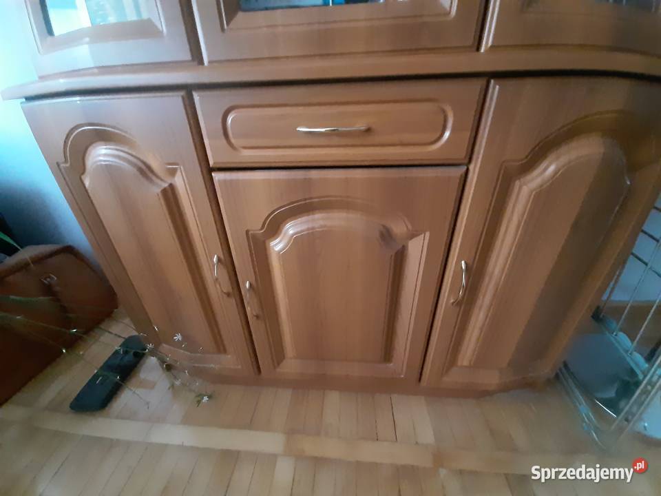 witrynka w ładnym kolorze Kredensy i witryny Gniezno sprzedam