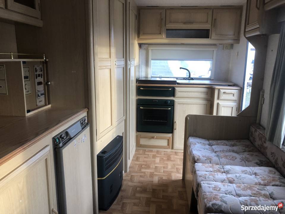 STERLING EUROPA Czapury sprzedam