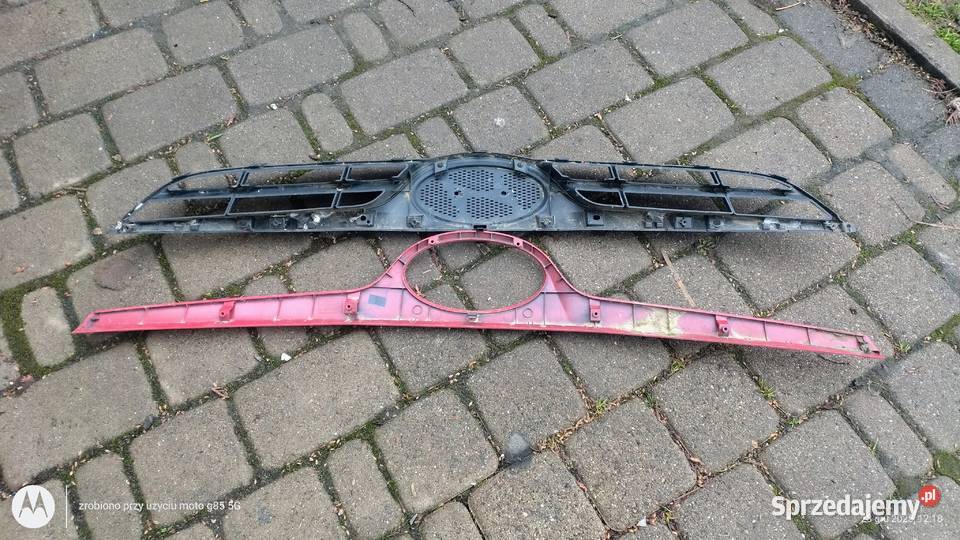 Atrapa górna grill przedni Hyundai i20 polift Karoseria