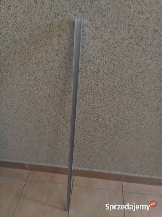 Metalowy materiał wykończeniowy długość 1m