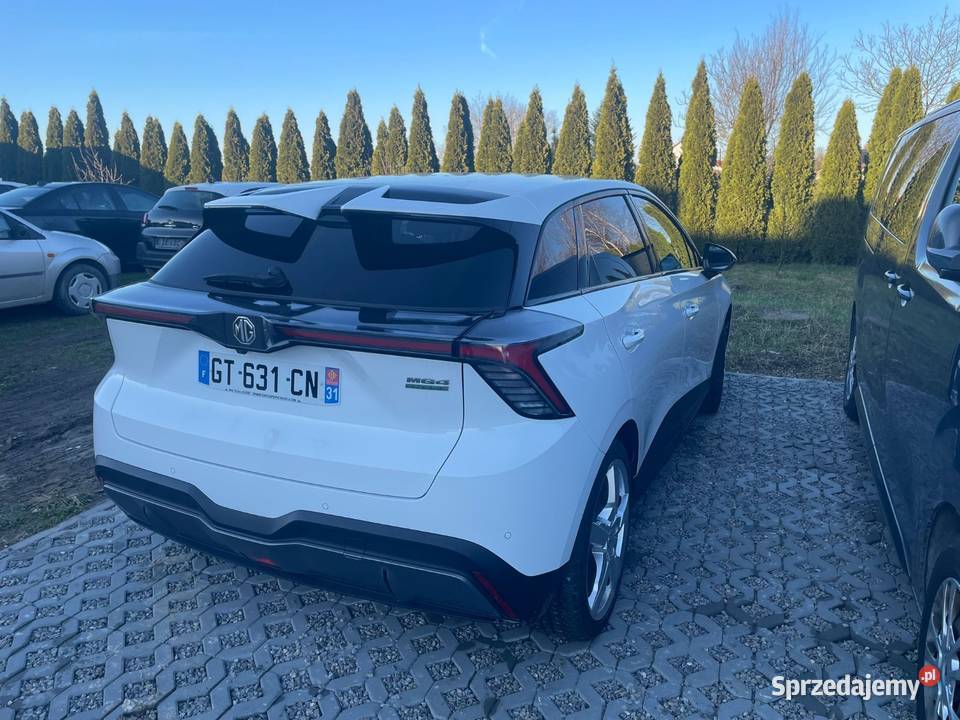 MG 4 EV Luxury 20232024 7 000 kamera cofania
