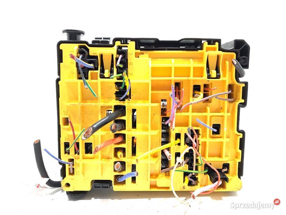 SKRZYNKA BEZPIECZNIKÓW OPEL COMBO D Van minibus