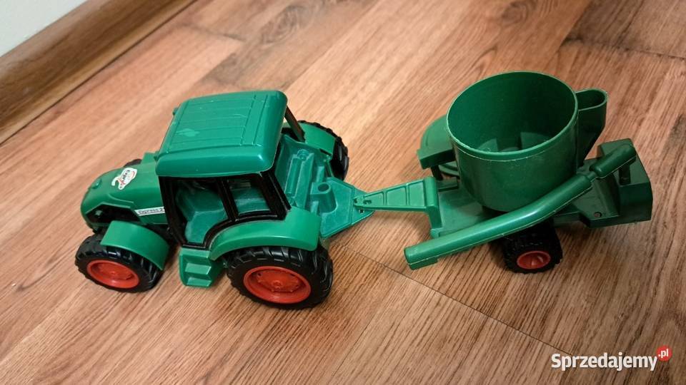 Zielony traktor z odczepianą maszyną Plastik Samochody i pojazdy Zielona Góra