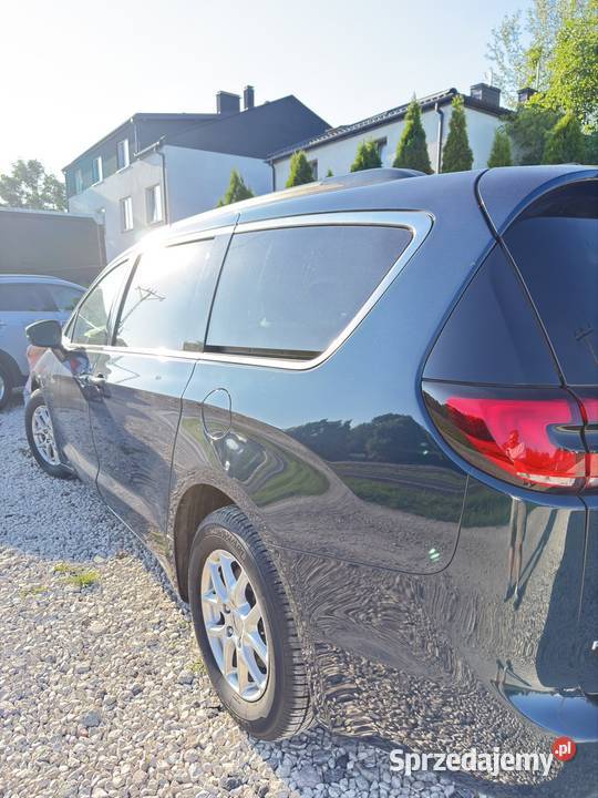 Chrysler Pacifica Touring 2022 36 V6 8 osób Warszawa