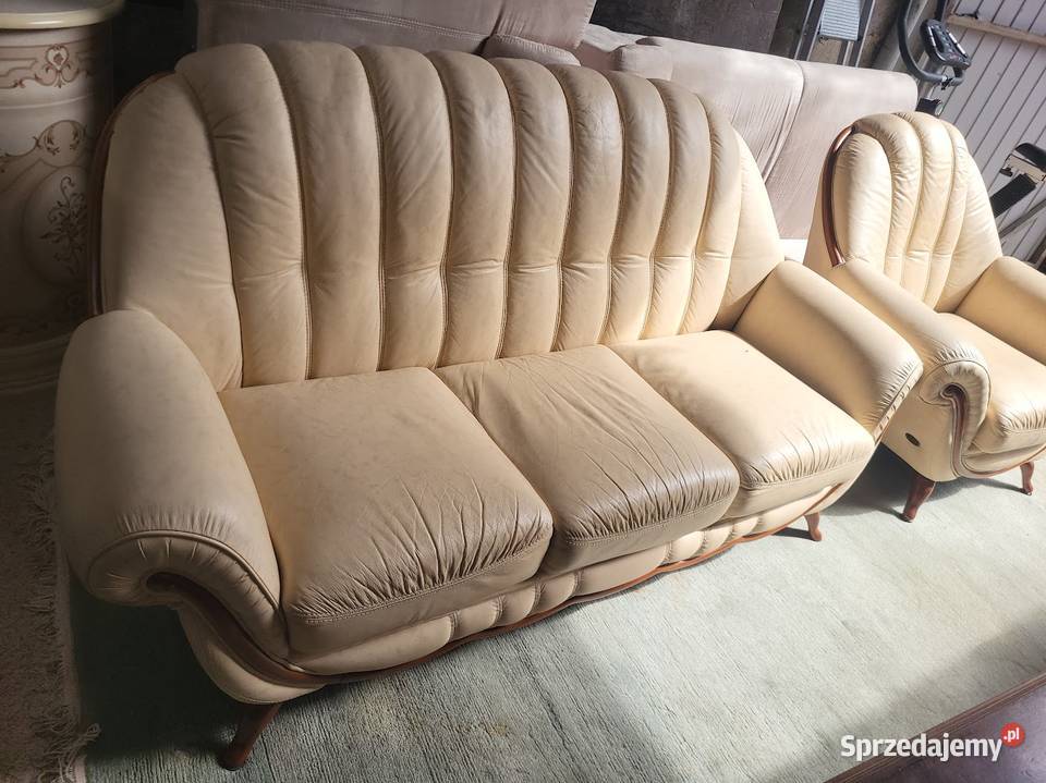 ładny komplet wypoczynkowy włoski ze skóry