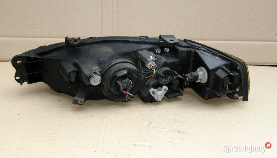 LAMPA PRZEDNIA LEWAPRAWA MITSUBISHI COLT V Mysłaków