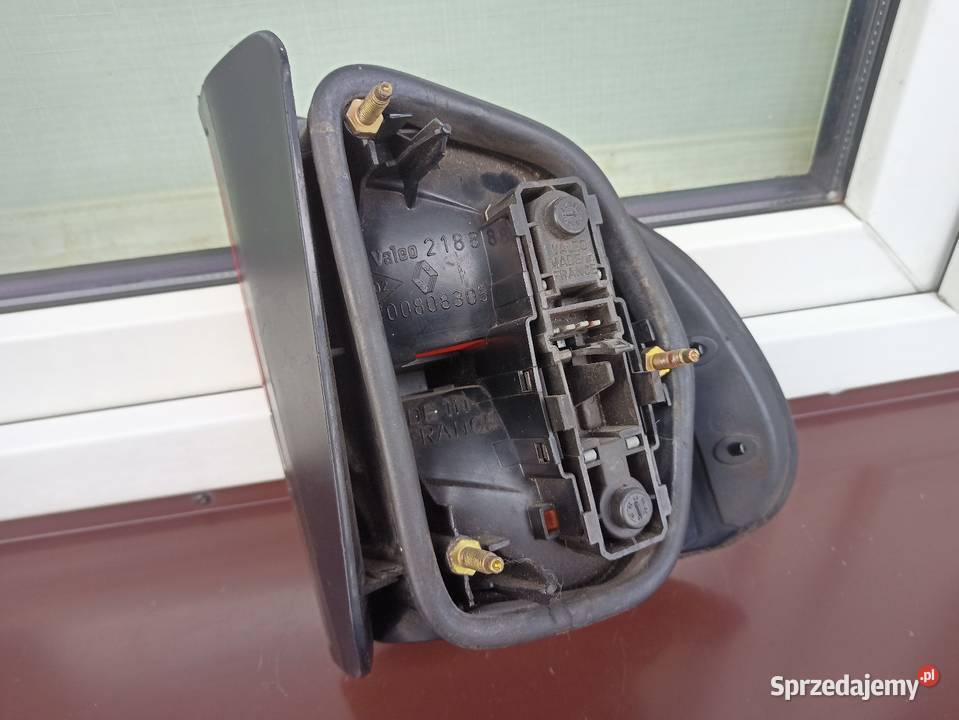 Renault Safrane lampa tył tylna lewa w błotnik osobowe Sieradz